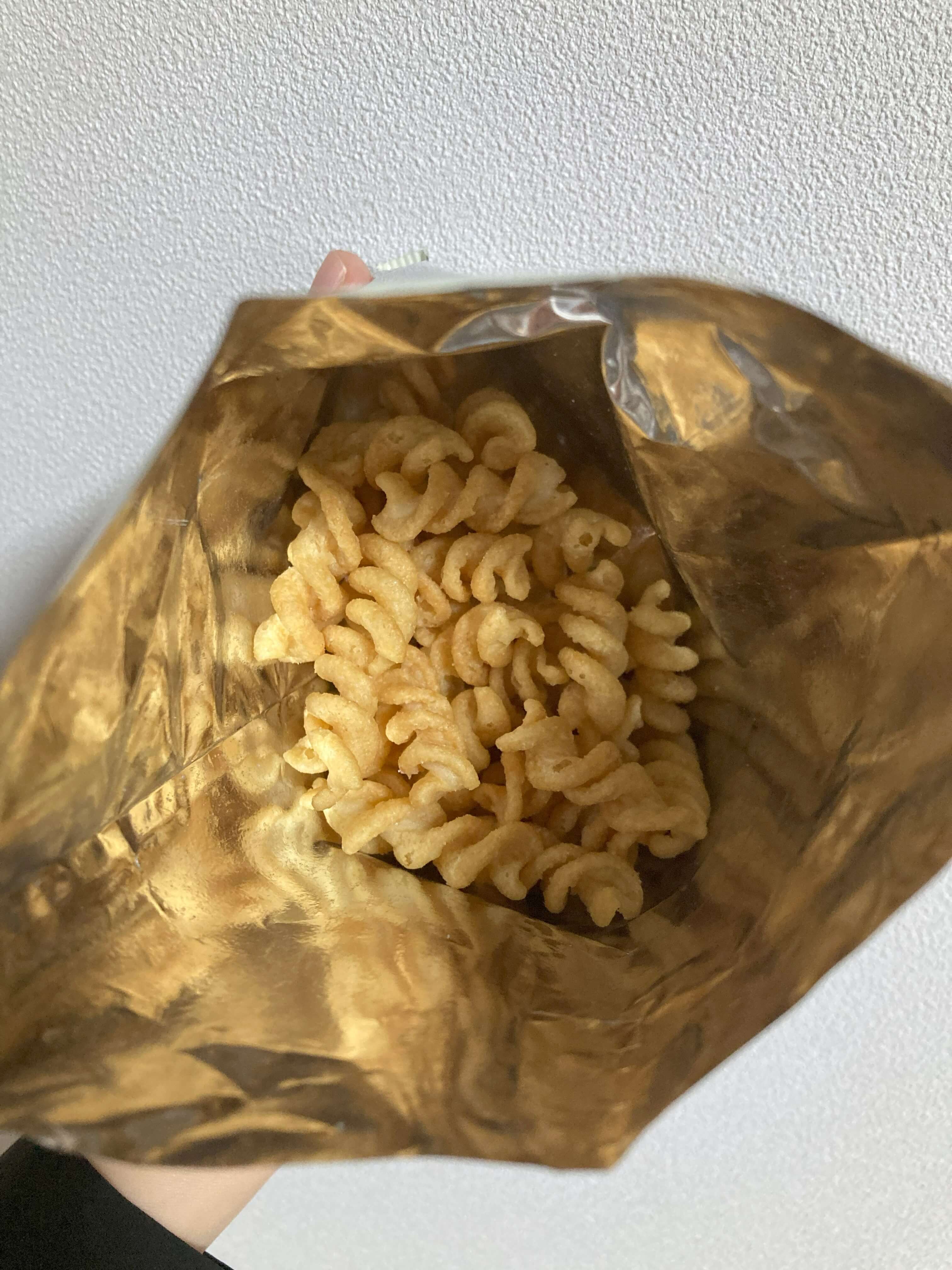 サワークリームオニオン味パスタスナック